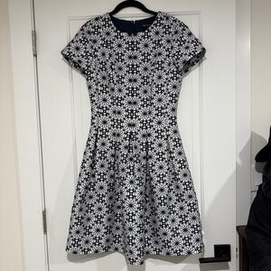 Brooks Brothers Women's Jacquard Navy Short Sleeve Dress Size 2